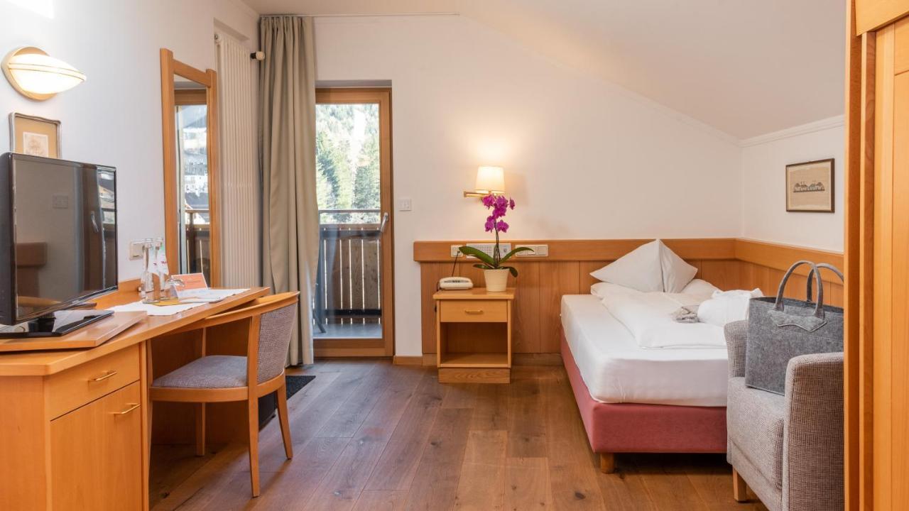 Hotel Post Olang Buitenkant foto