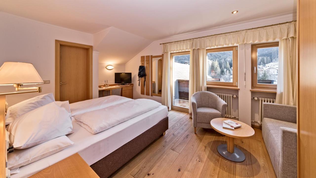 Hotel Post Olang Buitenkant foto